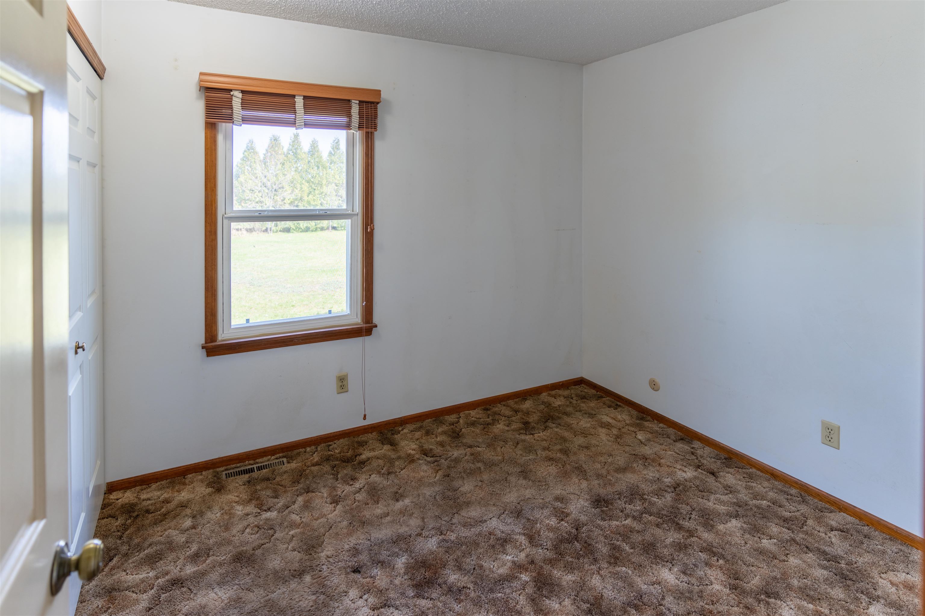 5928 Goodrick Road Traverse City, MI 49684 - Photo 10 of 29 1921512-8bcb42d9-c393-4a49-af5d-103c61fee64a.JPG