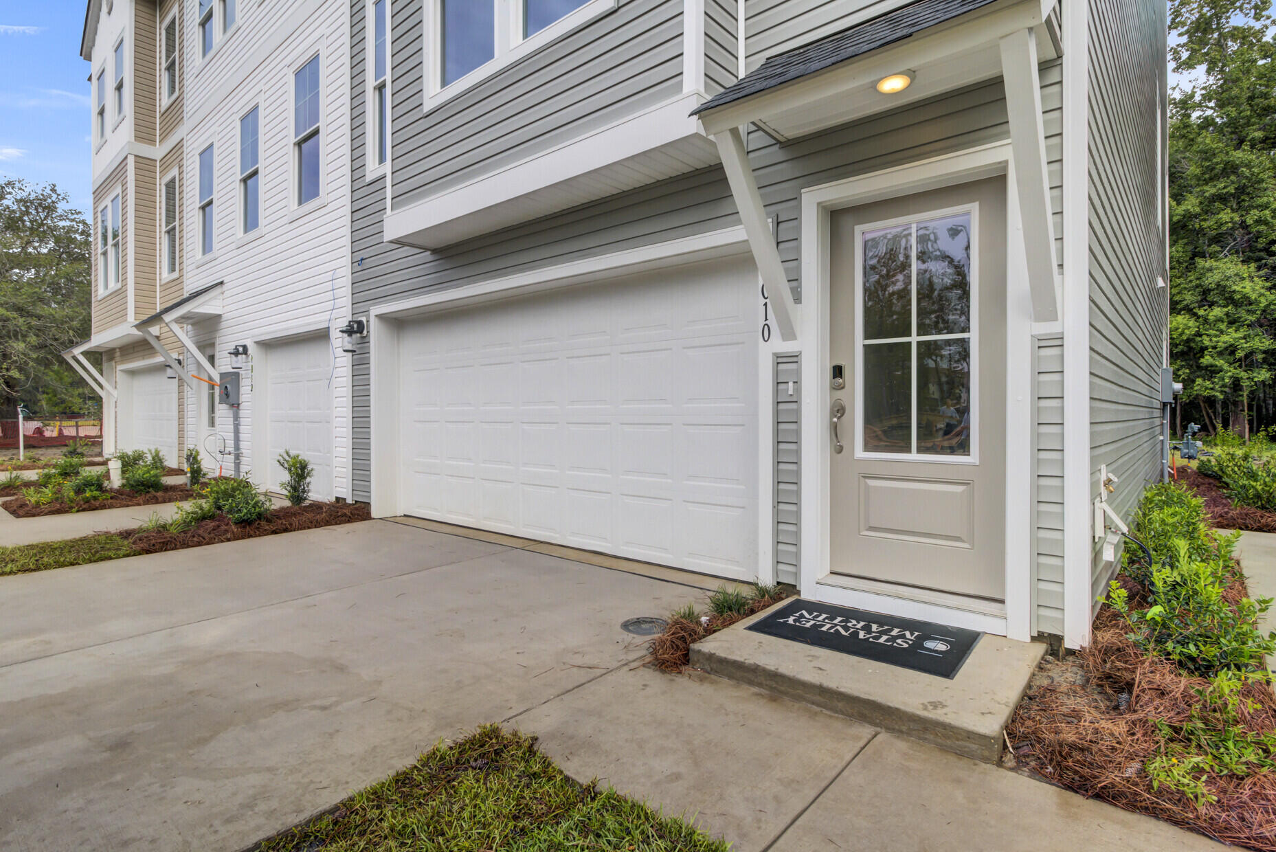 2001 Callaway Circle Hanahan, SC 29410 - Photo 4 of 48 06_6_mls