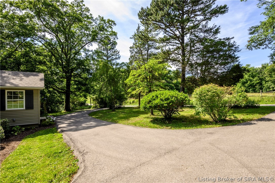 8681 Cooks Mill Road Georgetown, IN 47122 - Photo 5 of 44