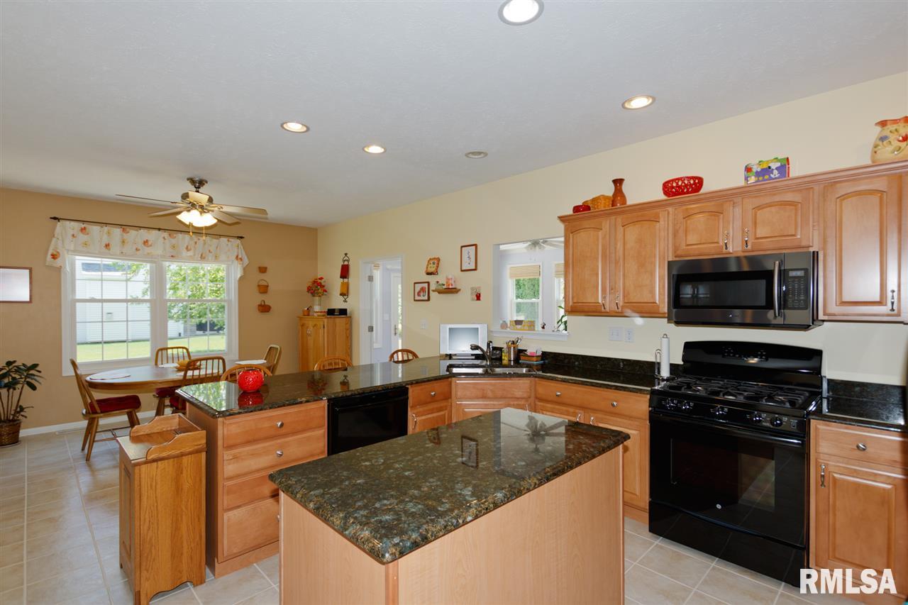1950 Chestnut Lane Washington, IL 61571 - Photo 12 of 36 Gallery Image 12