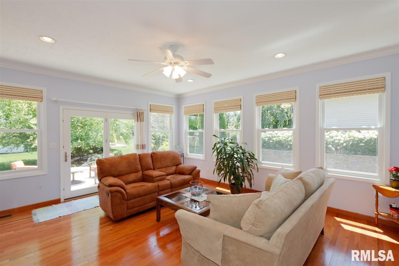 1950 Chestnut Lane Washington, IL 61571 - Photo 16 of 36 Gallery Image 16