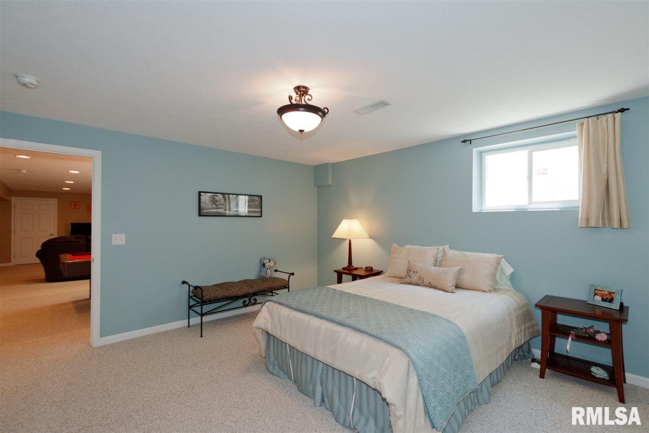 1950 Chestnut Lane Washington, IL 61571 - Photo 32 of 36 Gallery Image 32