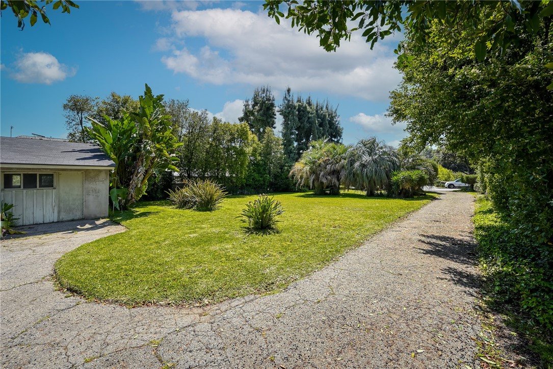 321 West Le Roy Avenue Arcadia, CA 91007 - Photo 9 of 38 a view of a backyard with a garden