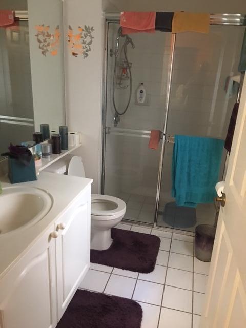 1053 Via Jardin Riviera Beach, FL 33418 - Photo 7 of 12 Master Bath