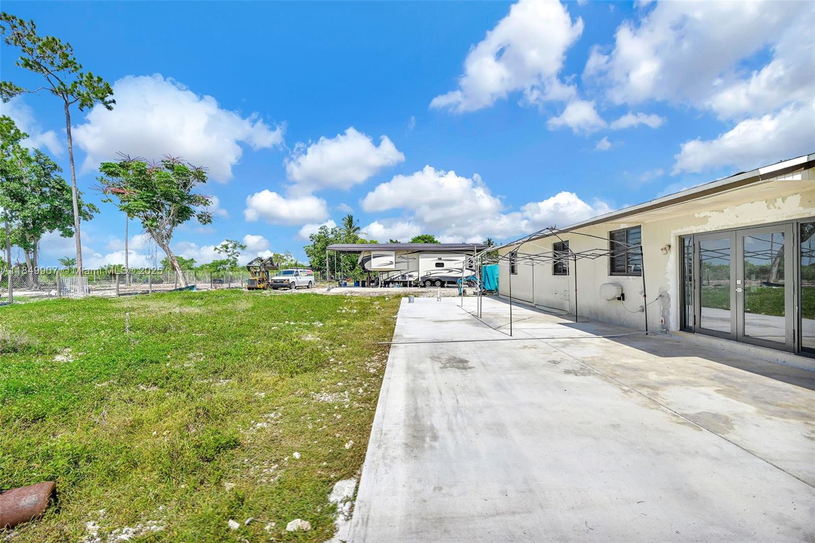 19777 Southwest 334th Street Homestead, FL 33034 - Photo 51 of 55 a view of a backyard of the house