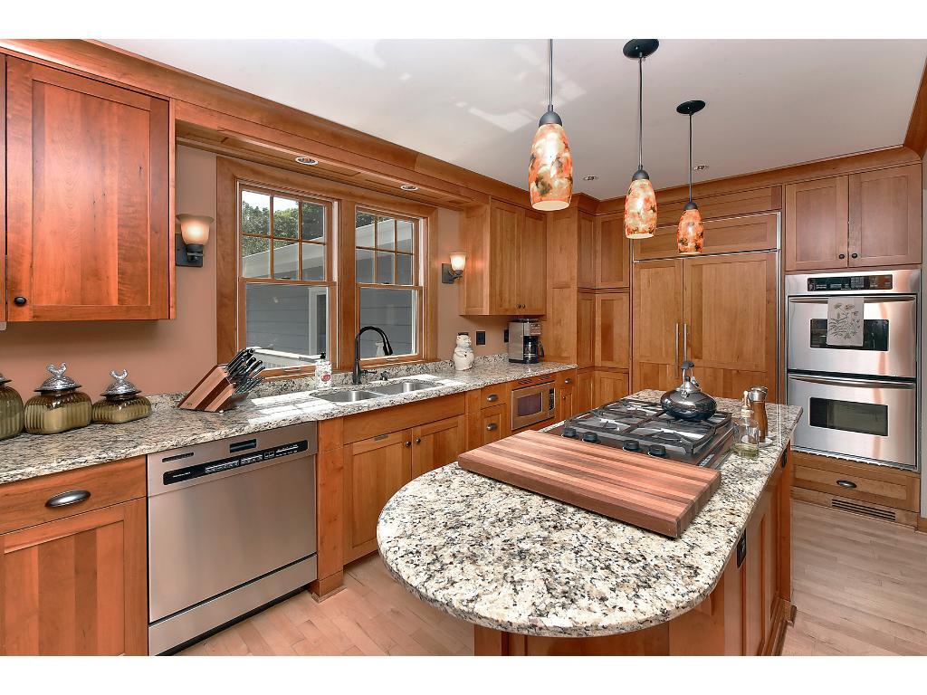 4833 Sparrow Road Minnetonka, MN 55345 - Photo 10 of 23 Gallery Image 10