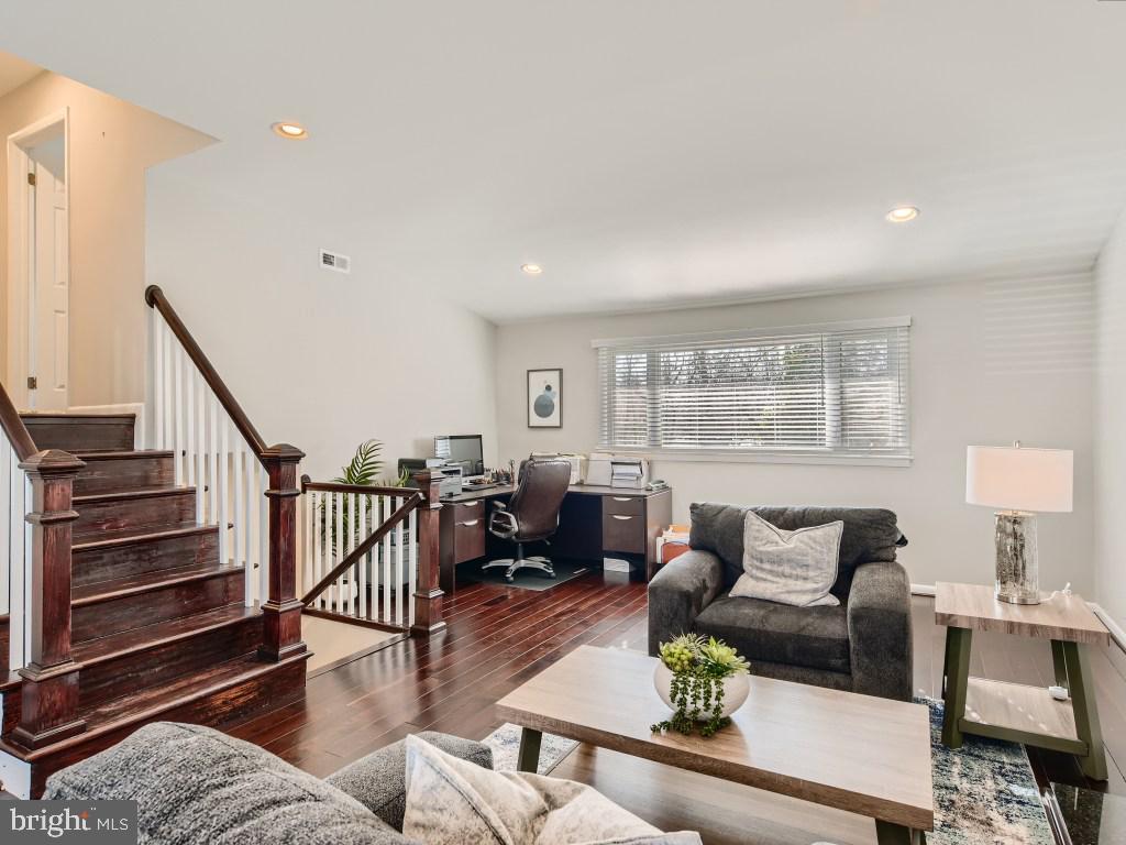 225 Coldbrook Road Lutherville-Timonium, MD 21093 - Photo 3 of 19 Gallery Image 3