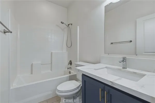 $3,600 | 220 West Via Rua Flores, Ontario, CA 91762