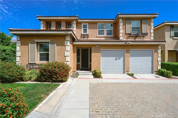 $3,600 | 220 West Via Rua Flores, Ontario, CA 91762