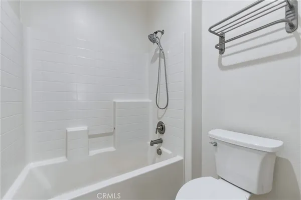 $3,600 | 220 West Via Rua Flores, Ontario, CA 91762
