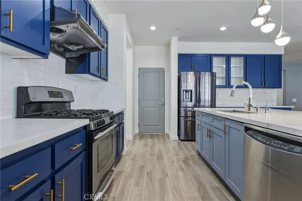 $3,600 | 220 West Via Rua Flores, Ontario, CA 91762