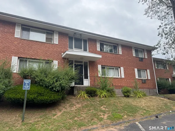 $1,775 | 44 Racebrook Drive, Unit B, East Hartford, CT 06108