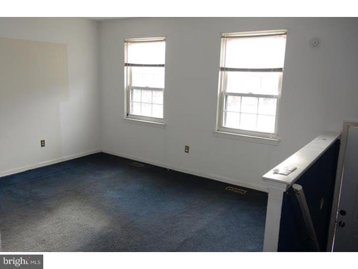 3705 Morrell Avenue Philadelphia, PA 19114 - Photo 3 of 16 Living Room