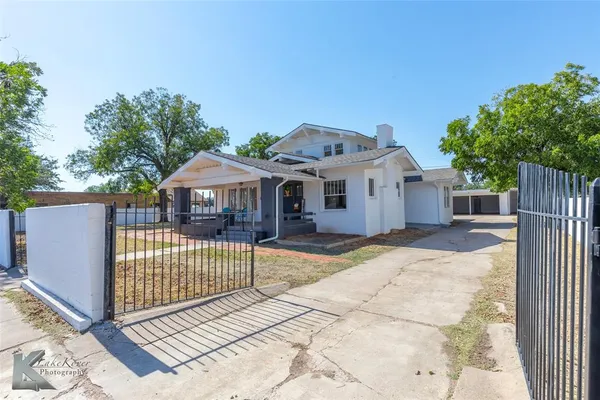 $269,900 | 48 North Central Avenue, Hamlin, TX 79520