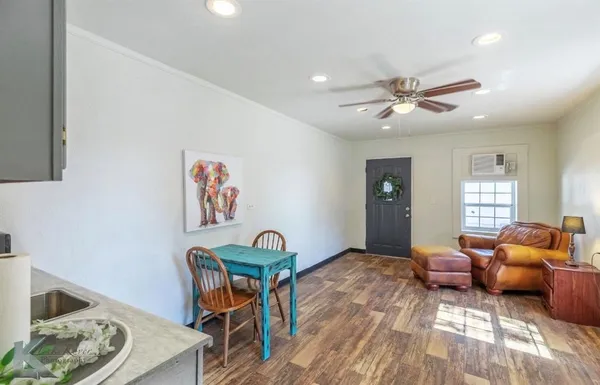 $269,900 | 48 North Central Avenue, Hamlin, TX 79520
