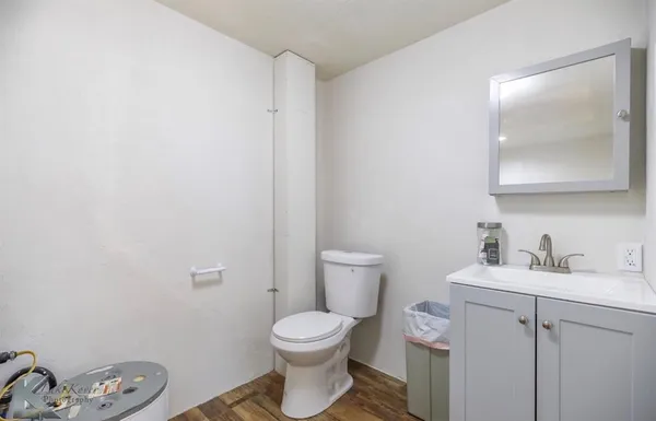 $269,900 | 48 North Central Avenue, Hamlin, TX 79520