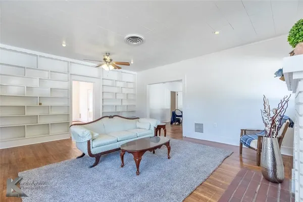 $279,900 | 48 North Central Avenue, Hamlin, TX 79520