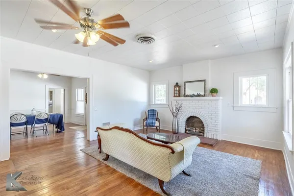 $279,900 | 48 North Central Avenue, Hamlin, TX 79520
