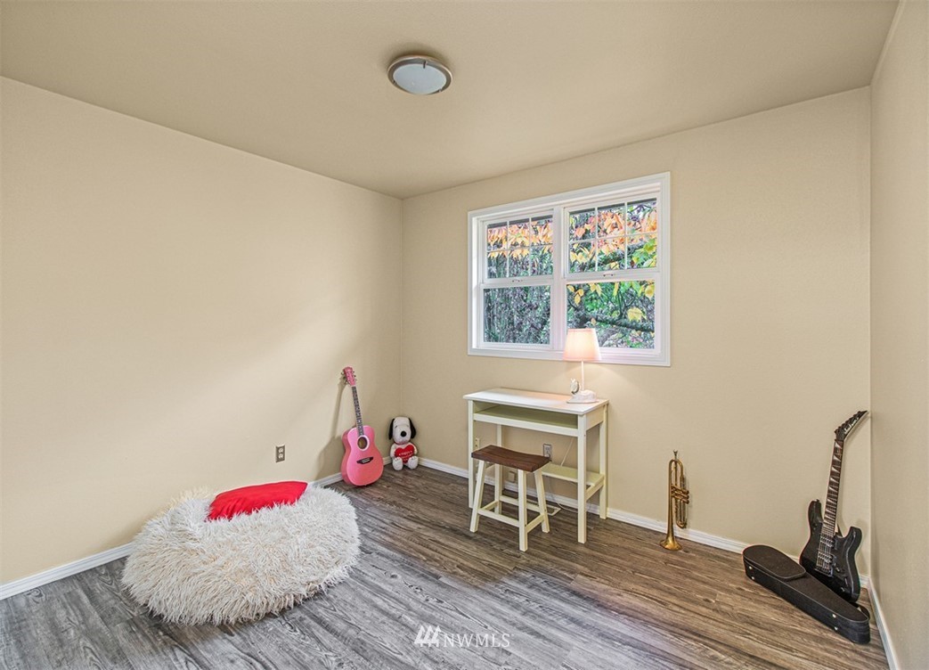 4225 Northeast 10th Street Renton, WA 98059 - Photo 12 of 25