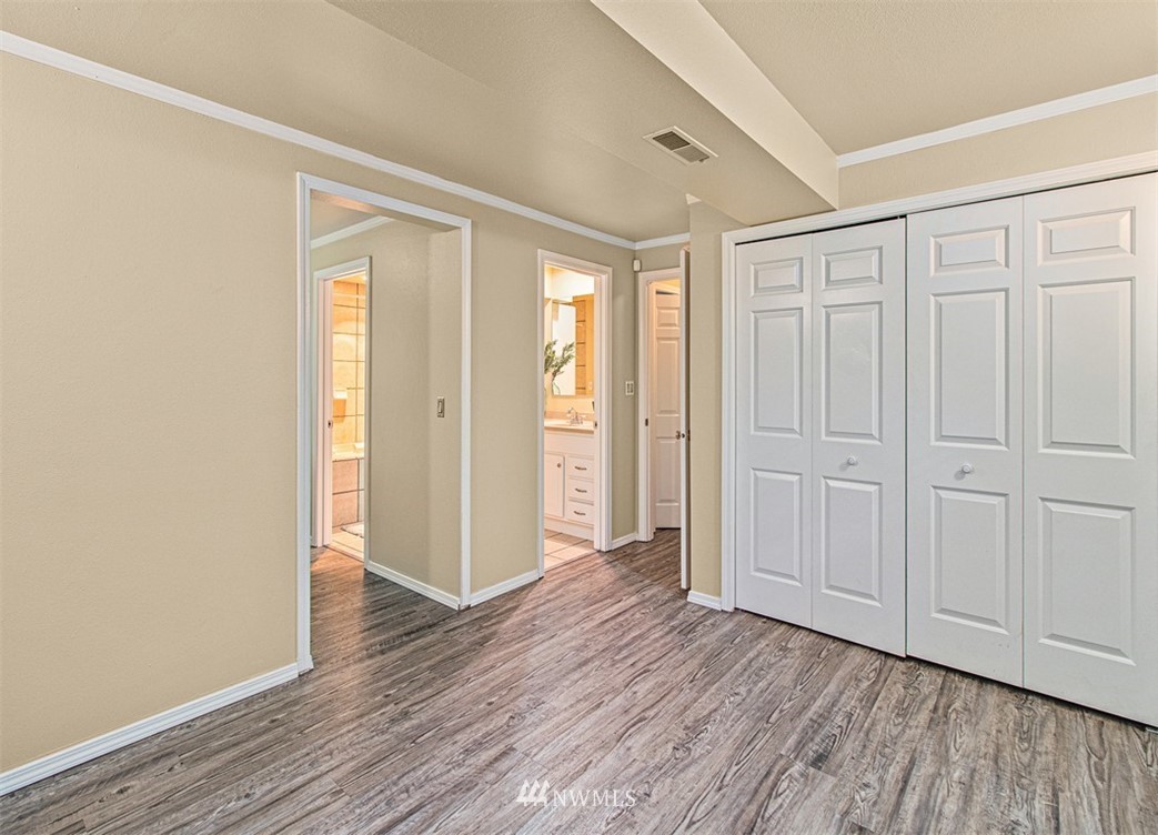 4225 Northeast 10th Street Renton, WA 98059 - Photo 17 of 25