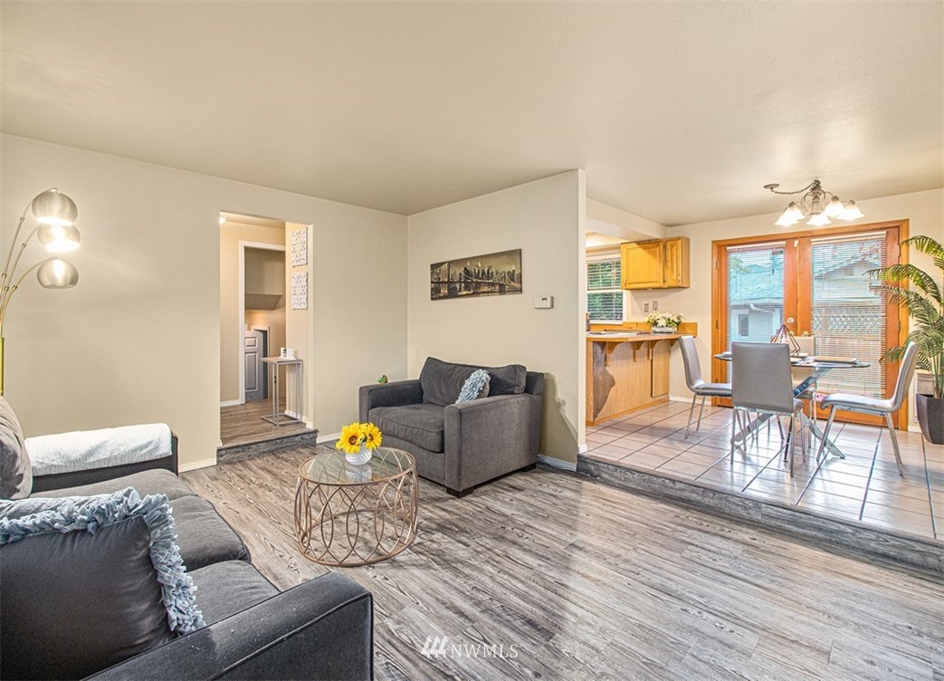 4225 Northeast 10th Street Renton, WA 98059 - Photo 7 of 25