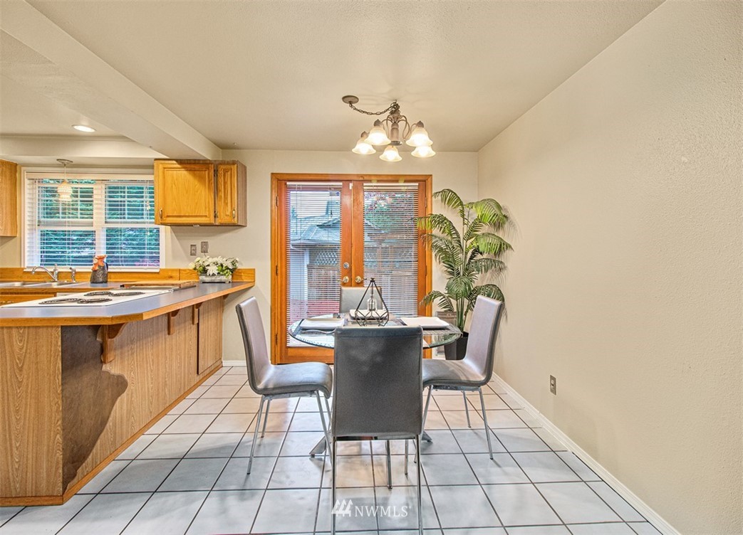 4225 Northeast 10th Street Renton, WA 98059 - Photo 8 of 25
