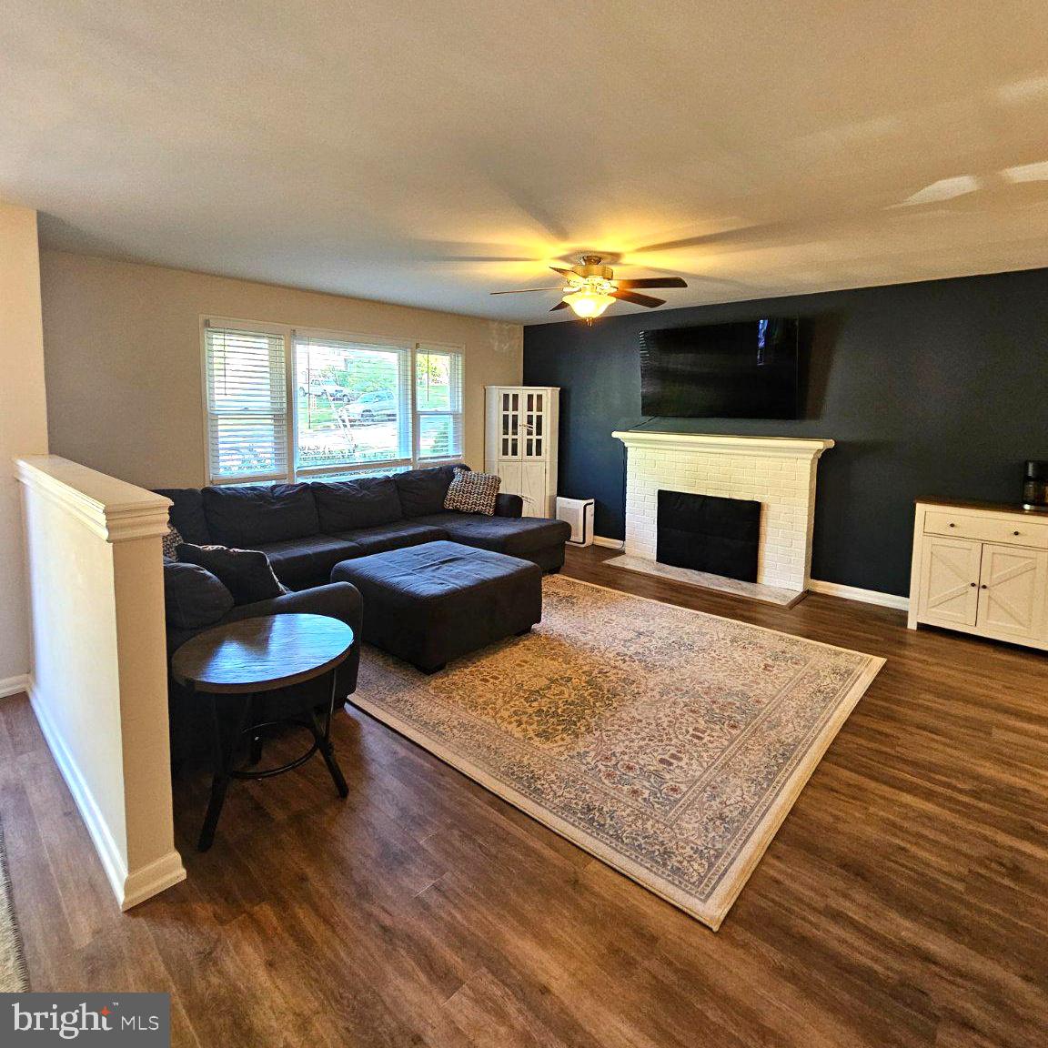 7433 Grace Street Springfield, VA 22150 - Photo 3 of 24 Cozy living space.