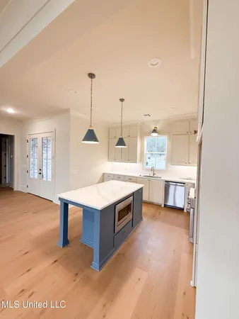 $719,900 | 104 Herons Bay Circle, Madison, MS 39110