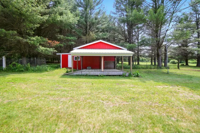$450,000 | 2350 155th Avenue, Morley, MI 49336
