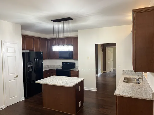 $485,000 | 501 South Lakeridge Place, Nashville, TN 37214