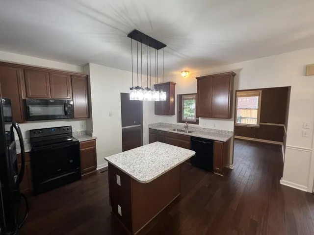 $485,000 | 501 South Lakeridge Place, Nashville, TN 37214