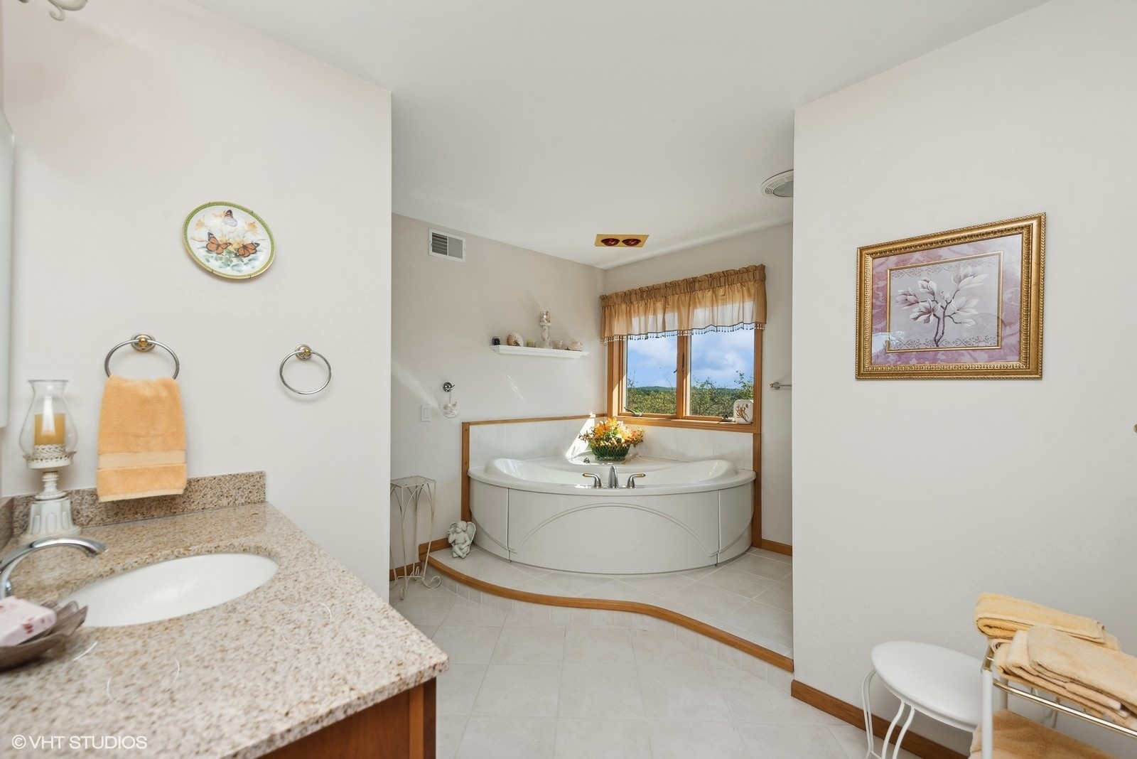 N3317 Schmidt Road Jefferson, WI 53549 - Photo 24 of 51 a living room with furniture and a window