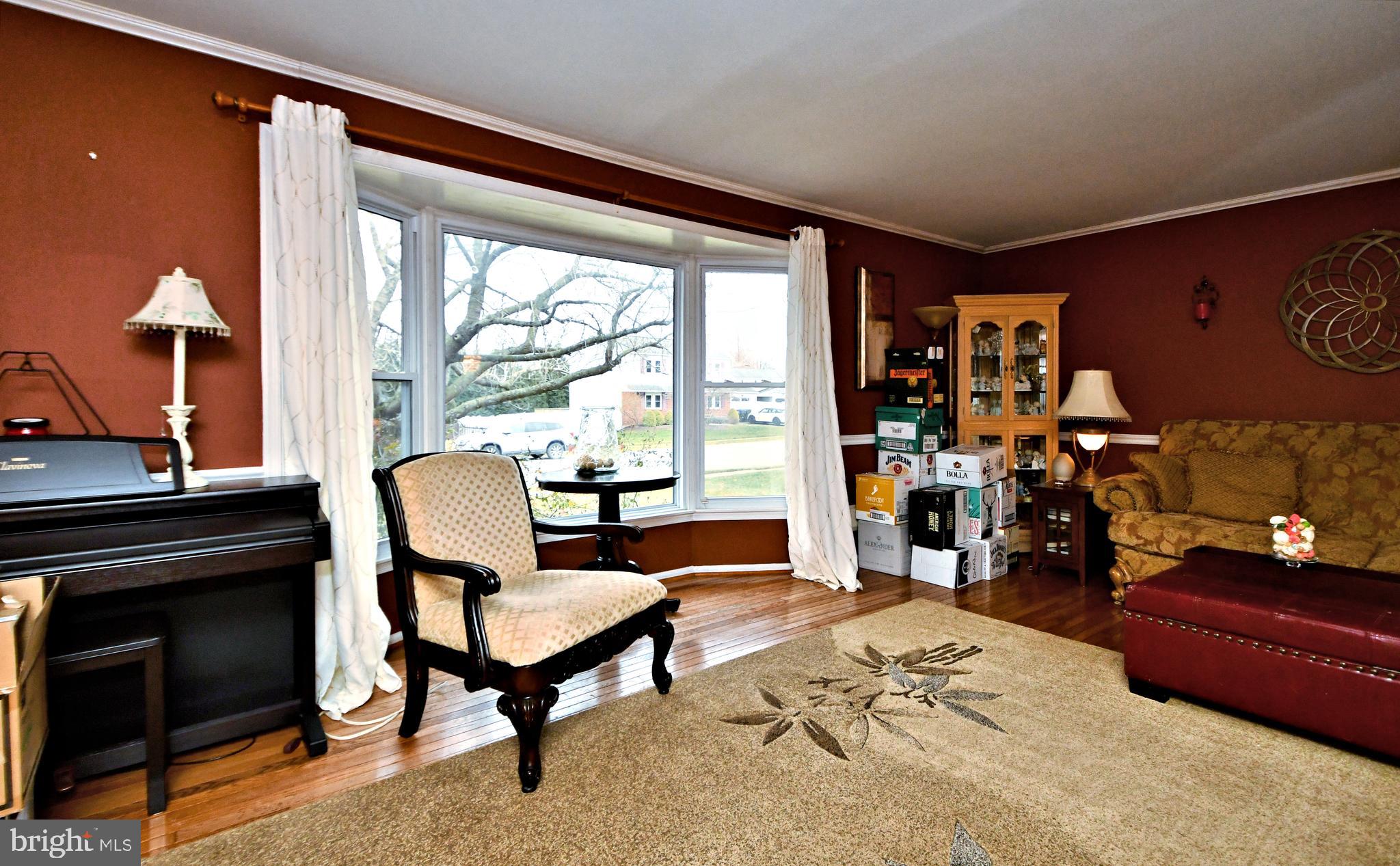 93 Estate Road Boyertown, PA 19512 - Photo 15 of 39 Living room
