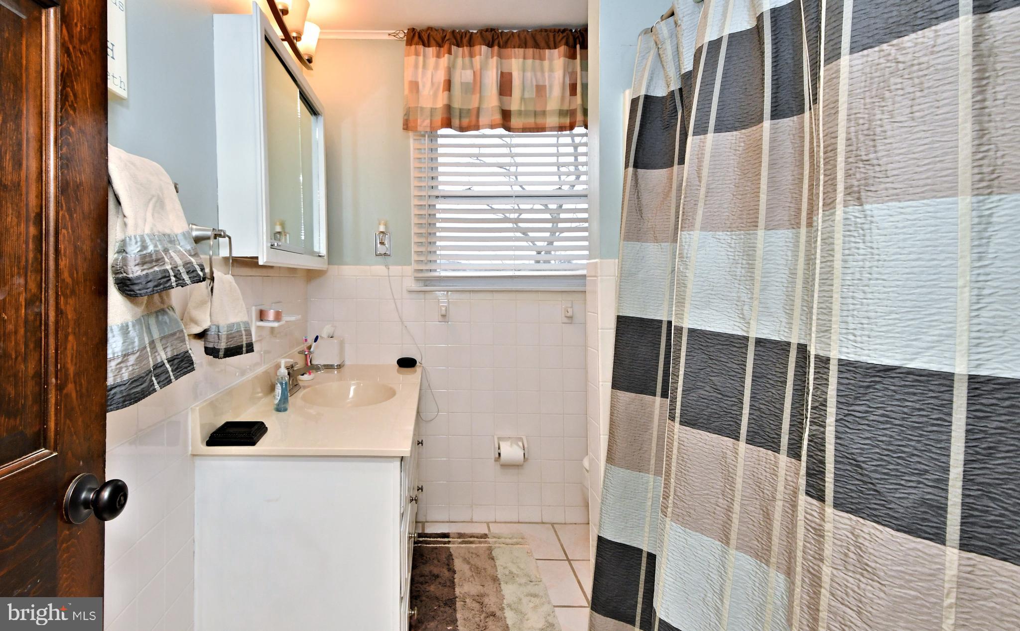 93 Estate Road Boyertown, PA 19512 - Photo 33 of 39 Full bathroom