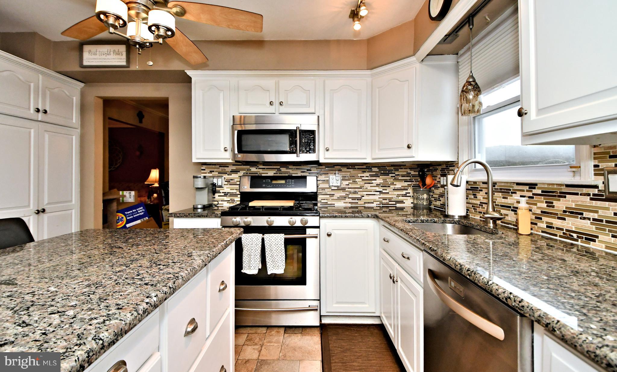 93 Estate Road Boyertown, PA 19512 - Photo 7 of 39 Granite countertops