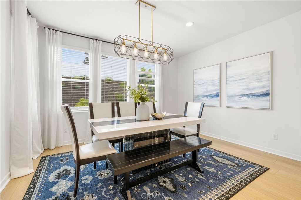 18135 Tableau Way Saugus, CA 91350 - Photo 13 of 43 dining room
