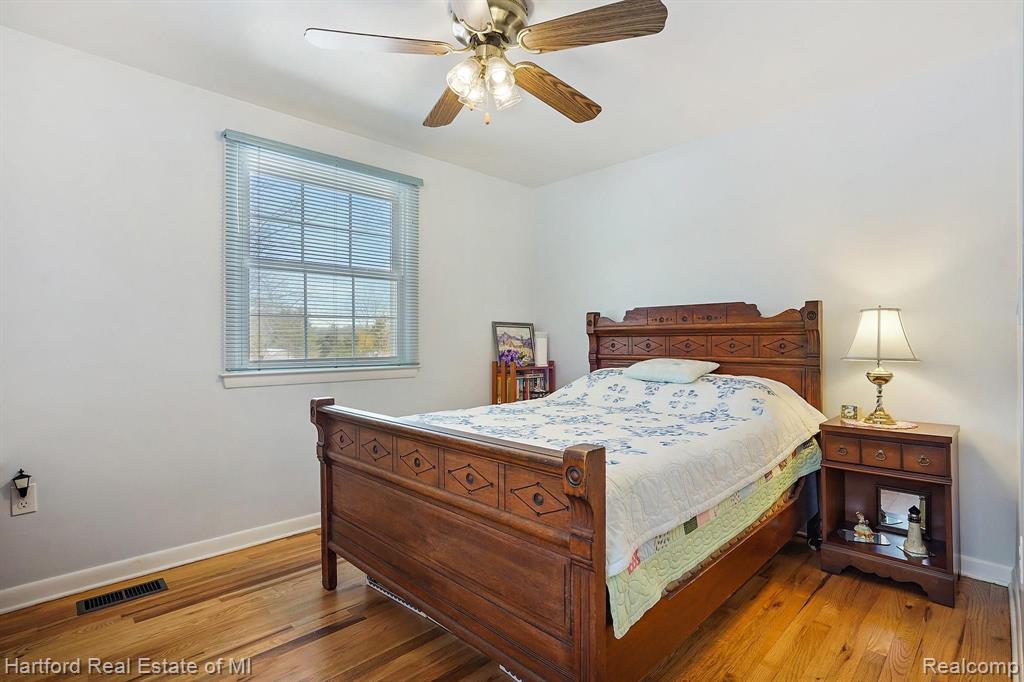 26184 Steele Road Farmington Hills, MI 48331 - Photo 22 of 38