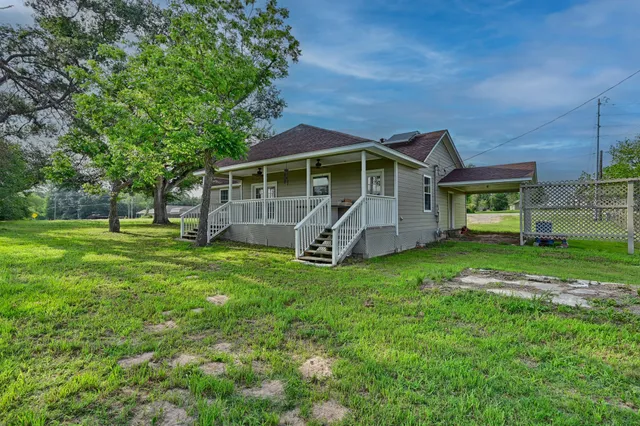$395,000 | 1532 Highway 159, Bellville, TX 77418