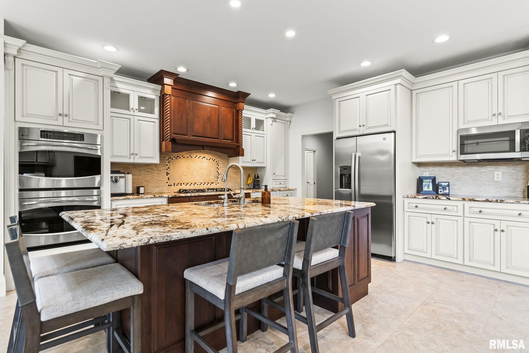 2408 Wimbledon Place Springfield, IL 62704 - Photo 14 of 59