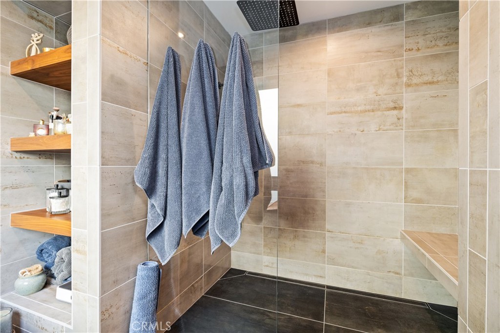 8214 Bass Point Road Bradley, CA 93426 - Photo 51 of 68 Curbless primary Shower