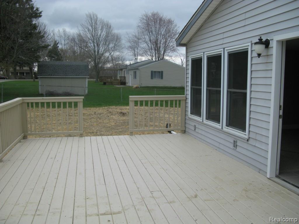 7036 Randee Street Flushing, MI 48433 - Photo 4 of 36 2011-06-19 20.25