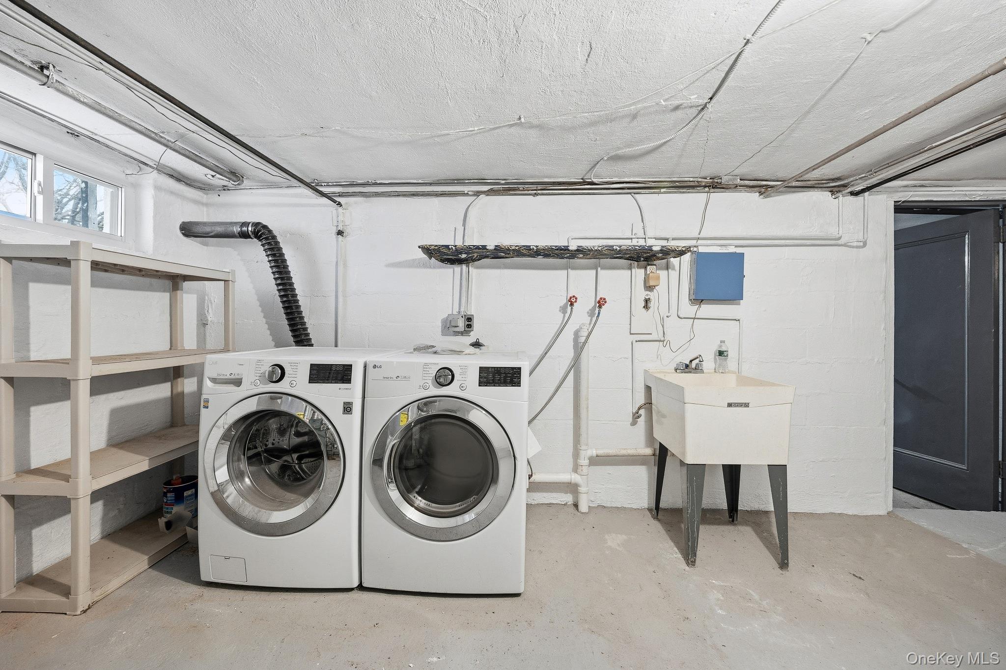 291 Boulevard Scarsdale, NY 10583 - Photo 26 of 31 a utility room with dryer and washer