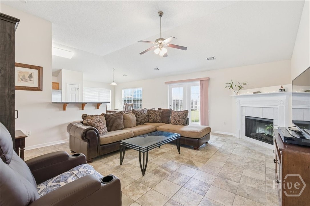 143 Carlisle Way Savannah, GA 31419 - Photo 5 of 44