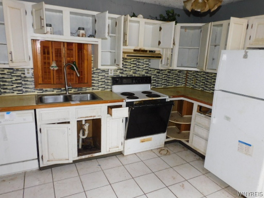 1561 Tuscarora Road Niagara, NY 14304 - Photo 2 of 8