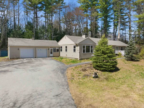 $599,000 | 1090 North Main Street, Laconia, NH 03246