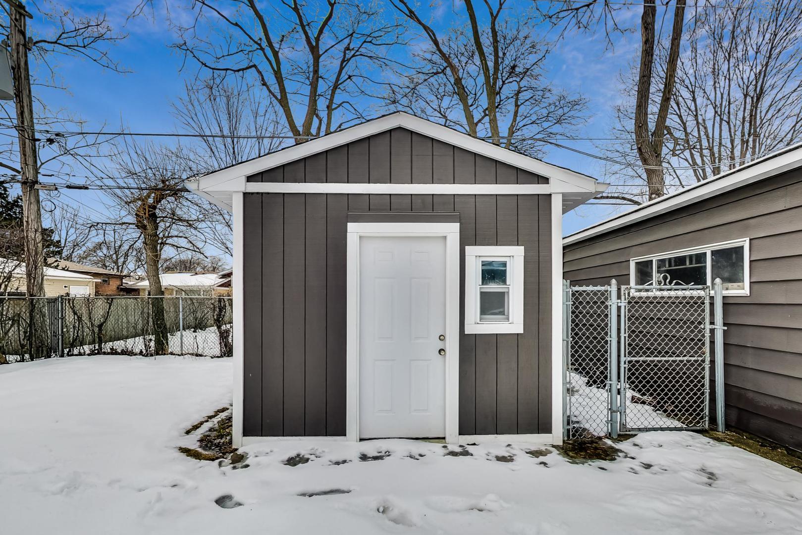 715 Lamon Avenue Wilmette, IL 60091 - Photo 51 of 54 a front view of a house