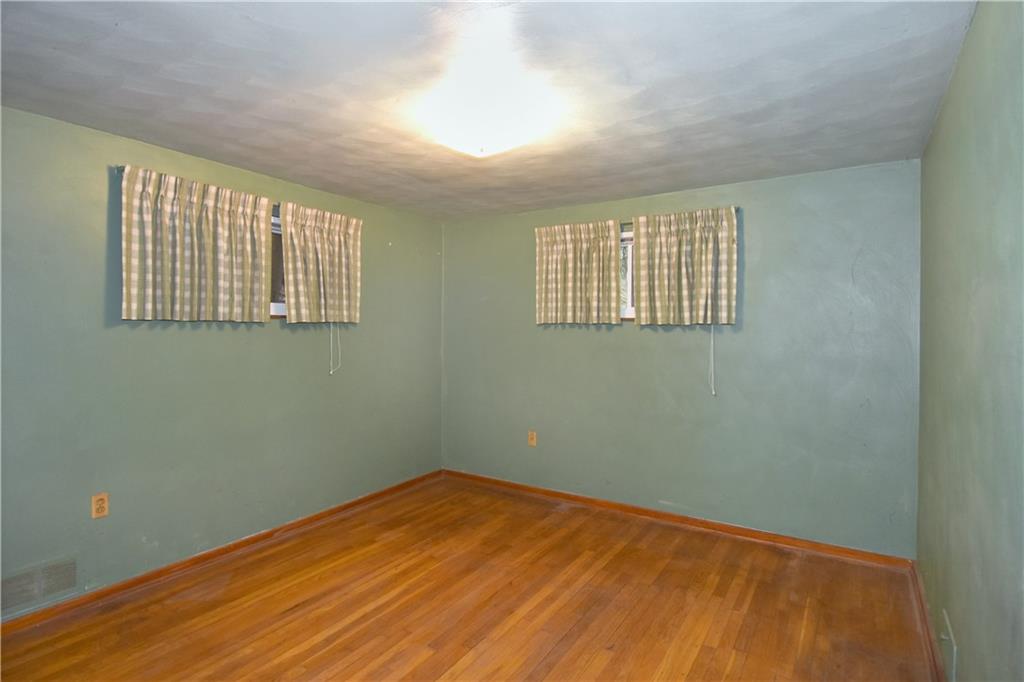 921 Geyer Road Pittsburgh, PA 15209 - Photo 15 of 27 Gallery Image 15