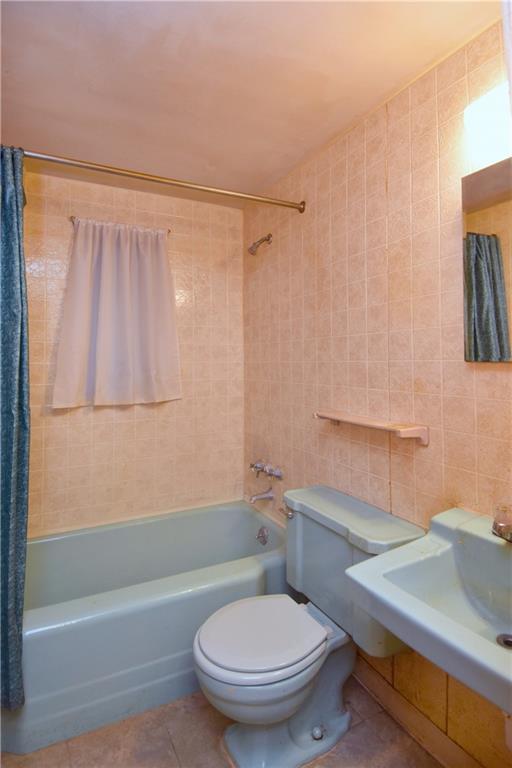 921 Geyer Road Pittsburgh, PA 15209 - Photo 17 of 27 Gallery Image 17