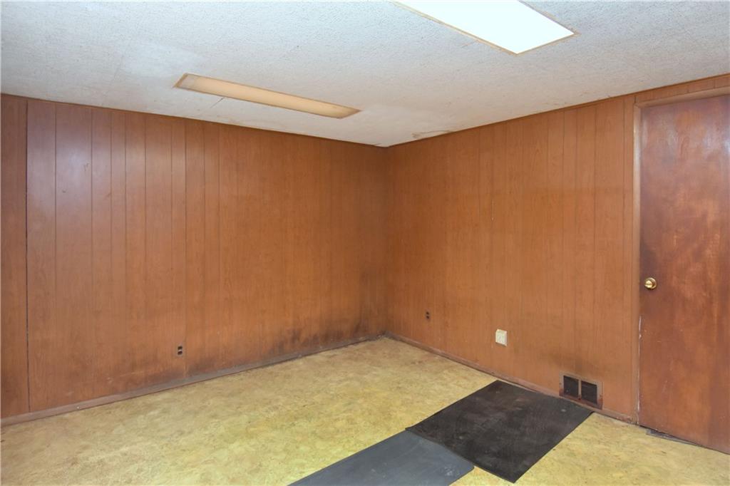 921 Geyer Road Pittsburgh, PA 15209 - Photo 18 of 27 Gallery Image 18