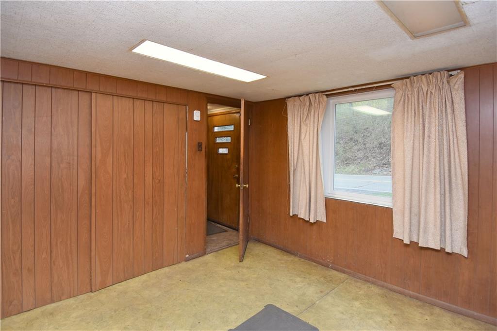 921 Geyer Road Pittsburgh, PA 15209 - Photo 19 of 27 Gallery Image 19